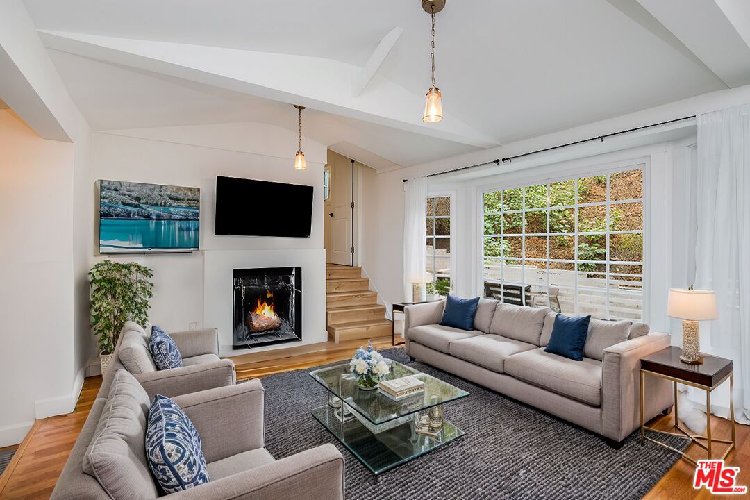9801 Portola Dr