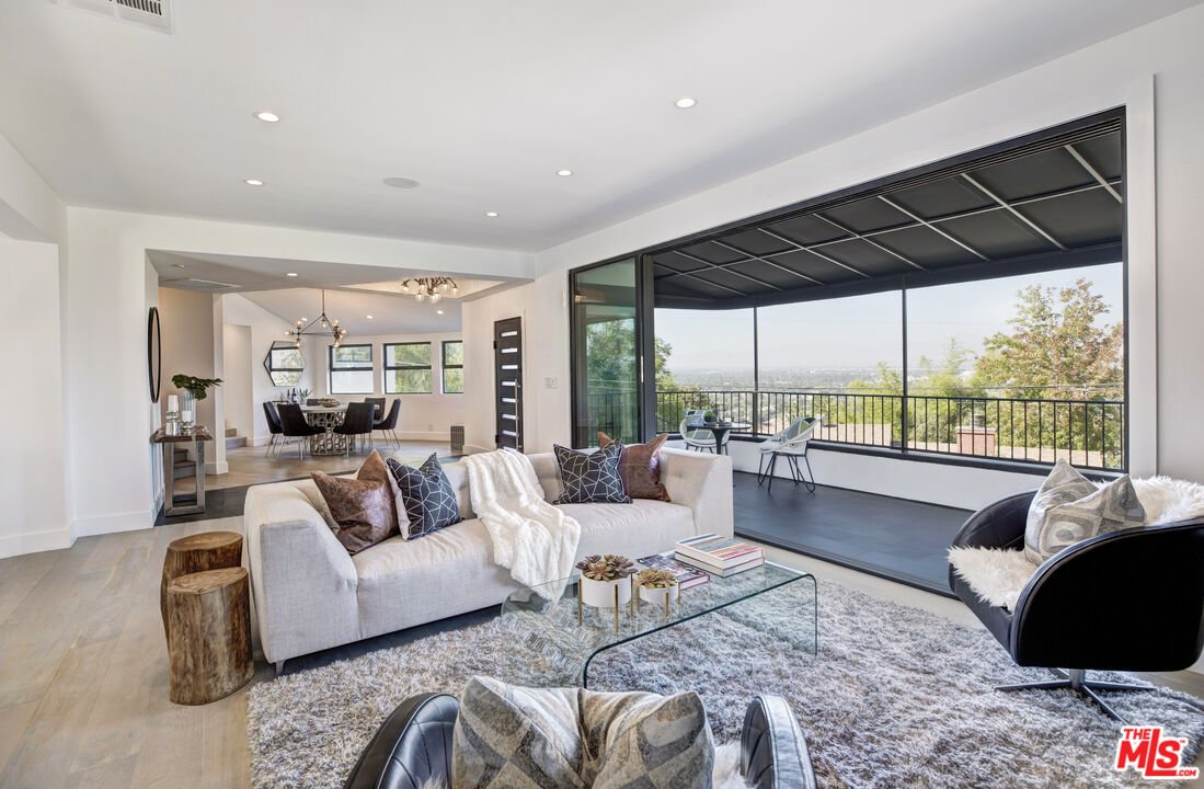 3712 Berry Dr