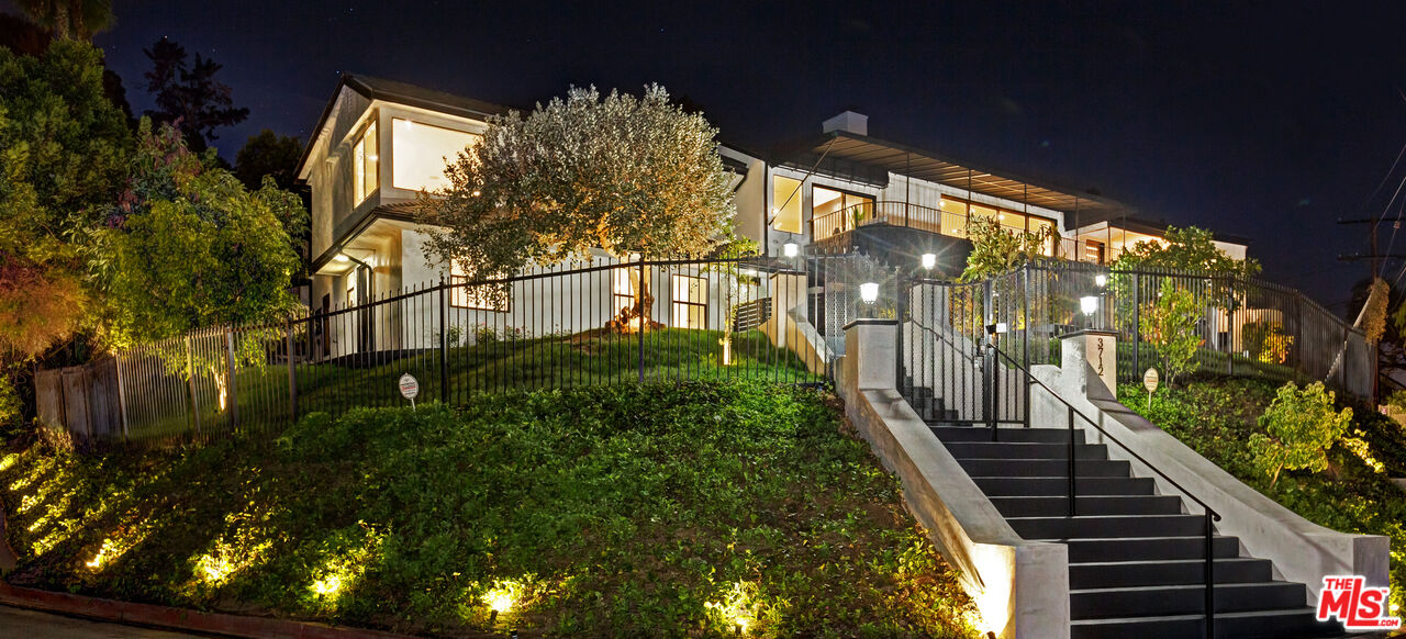 3712 Berry Dr
