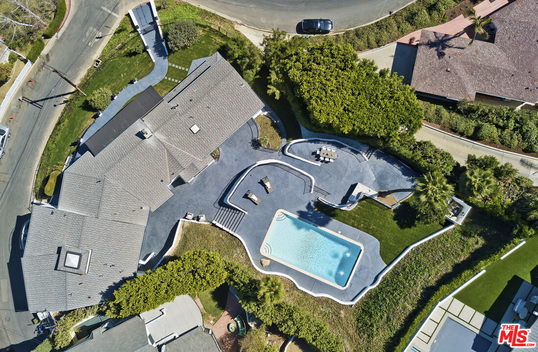 3712 Berry Dr