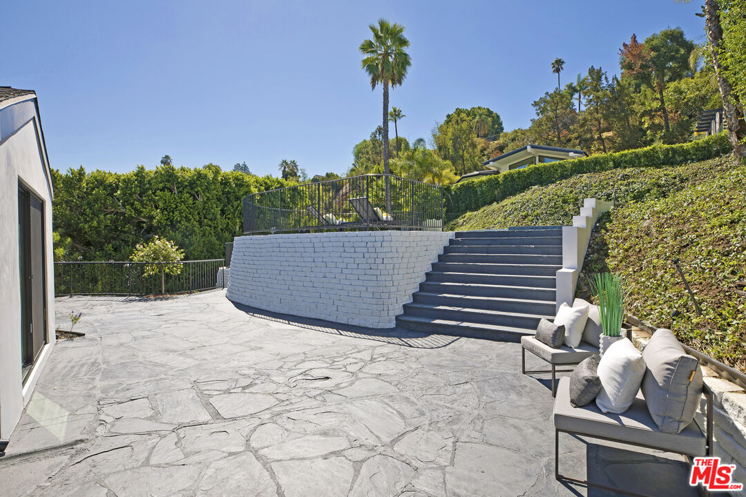 3712 Berry Dr