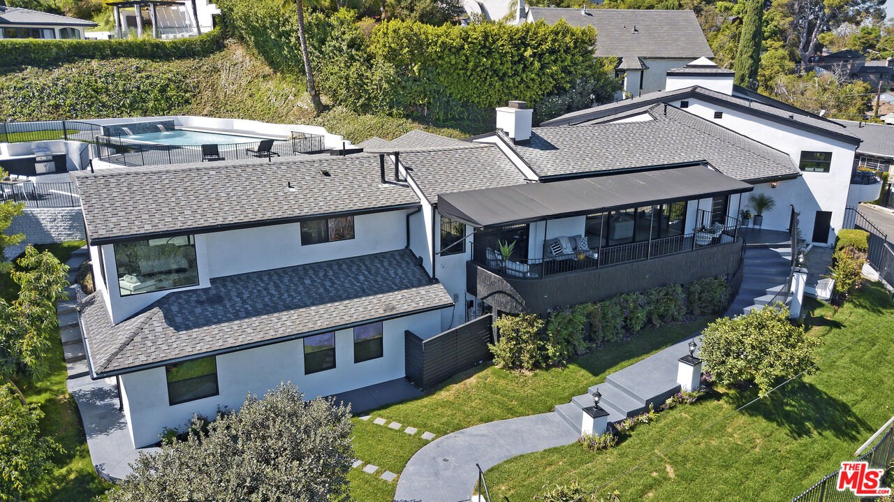 3712 Berry Dr