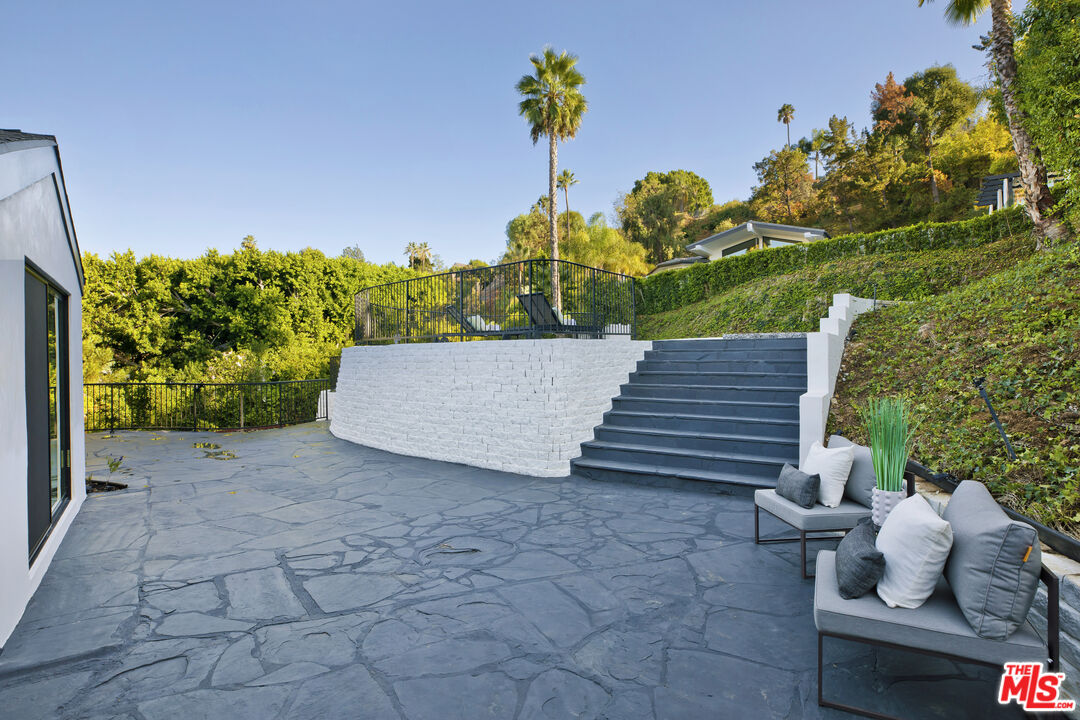 3712 Berry Dr