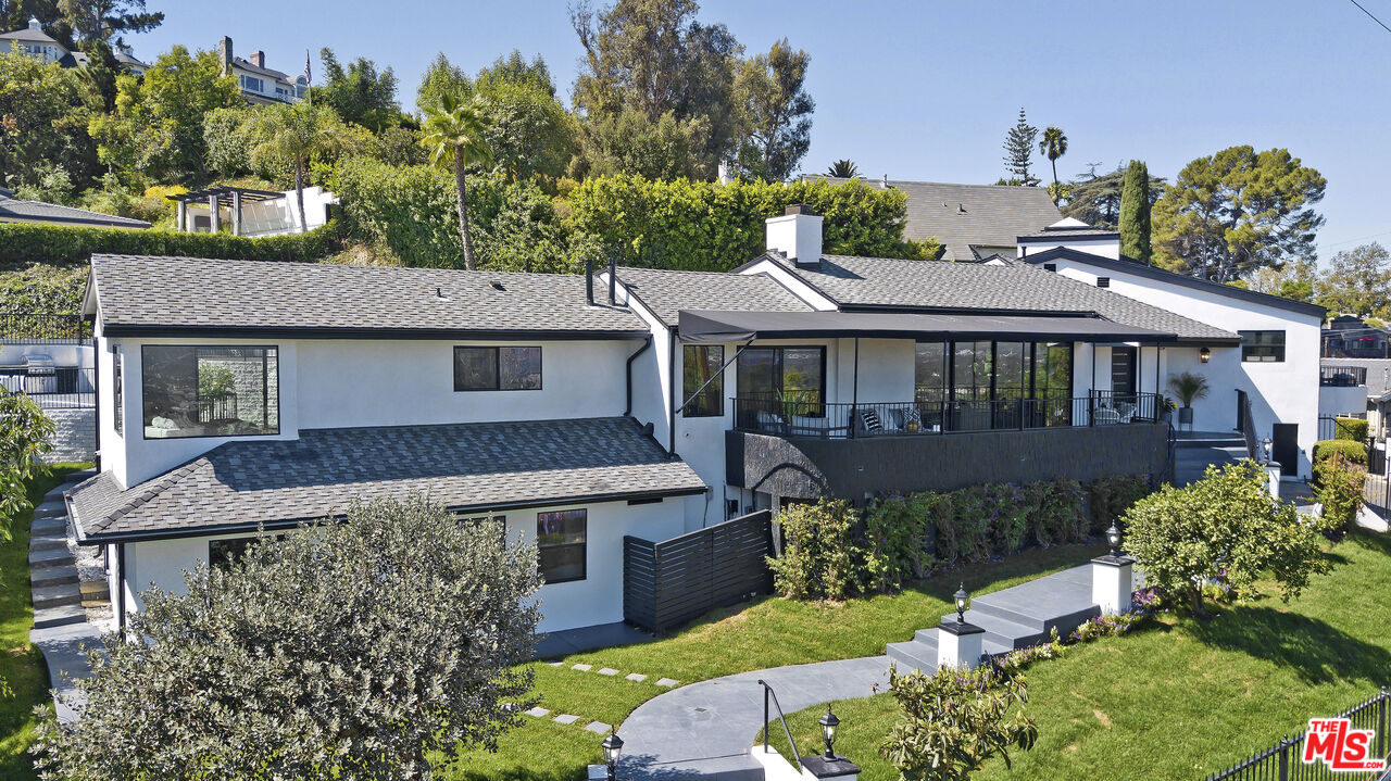 3712 Berry Dr
