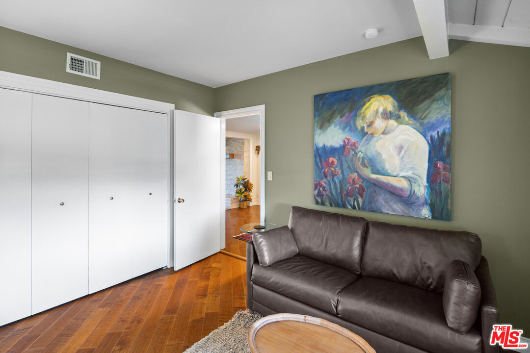 15570 Briarwood Dr