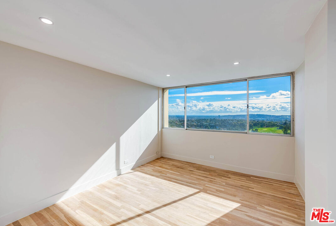 2222 Avenue Of The Stars Unit: 1701