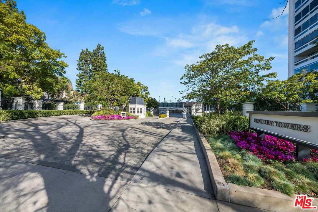 2222 Avenue Of The Stars Unit: 1701