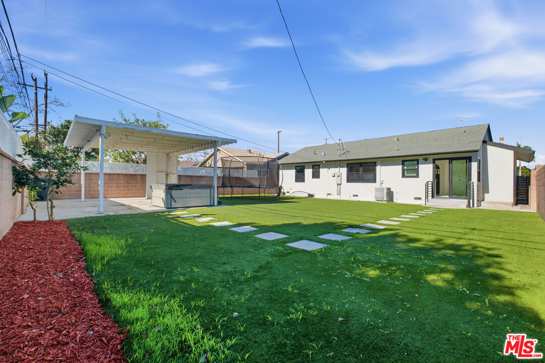 6912 Henrilee St