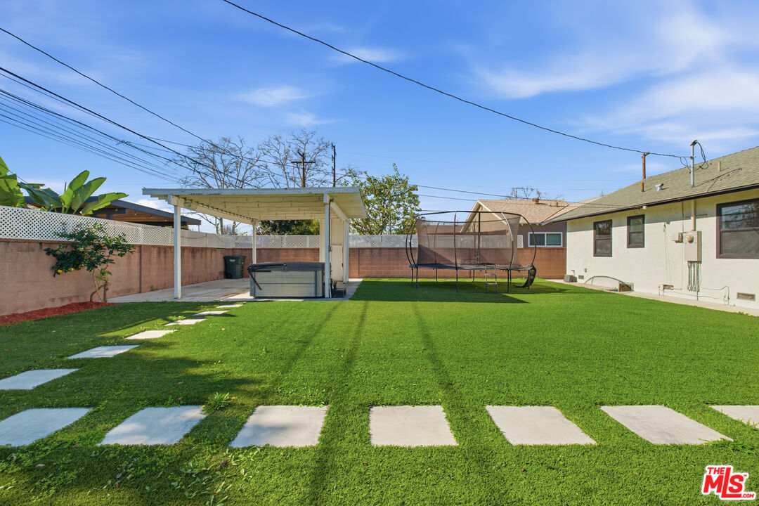 6912 Henrilee St