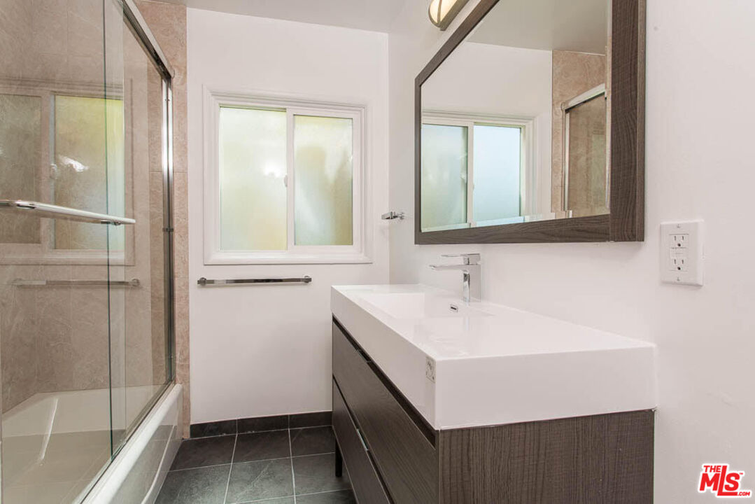 1204 N Crescent Heights Blvd Unit: 1
