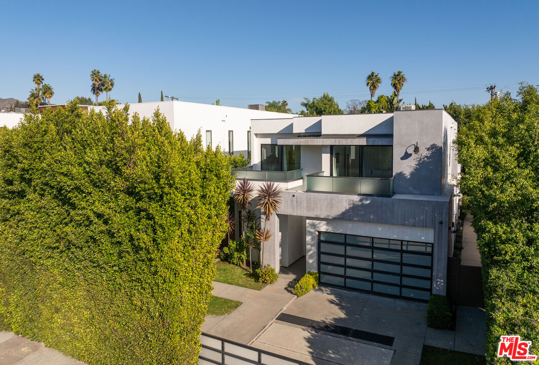 926 N Crescent Heights Blvd