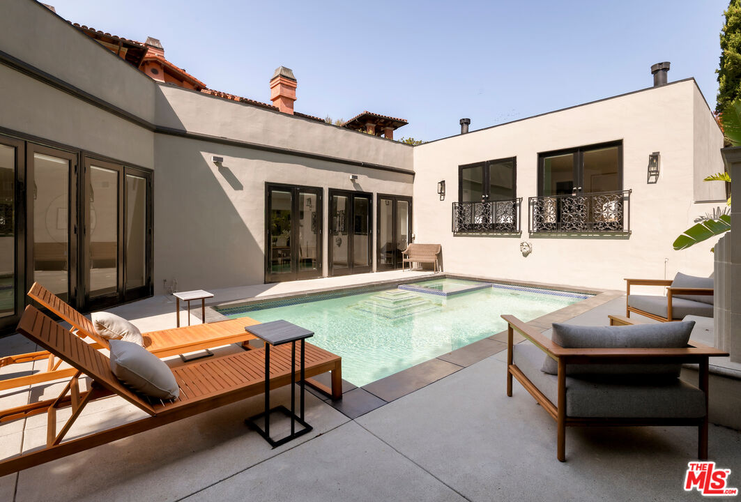 1143 Sierra Alta Way