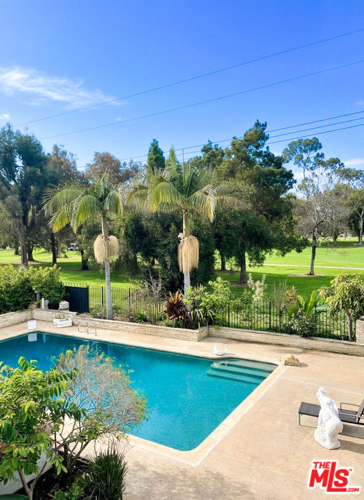 4368 Fairway Dr