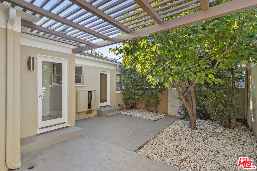 6289 Commodore Sloat Dr