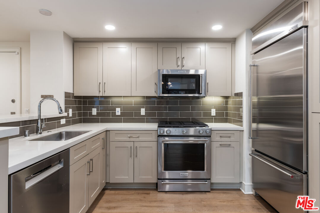 6030 Seabluff Dr Unit: 315