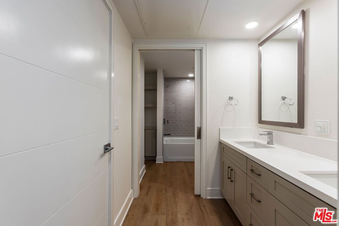 6030 Seabluff Dr Unit: 315