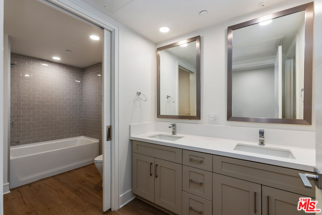 6030 Seabluff Dr Unit: 315
