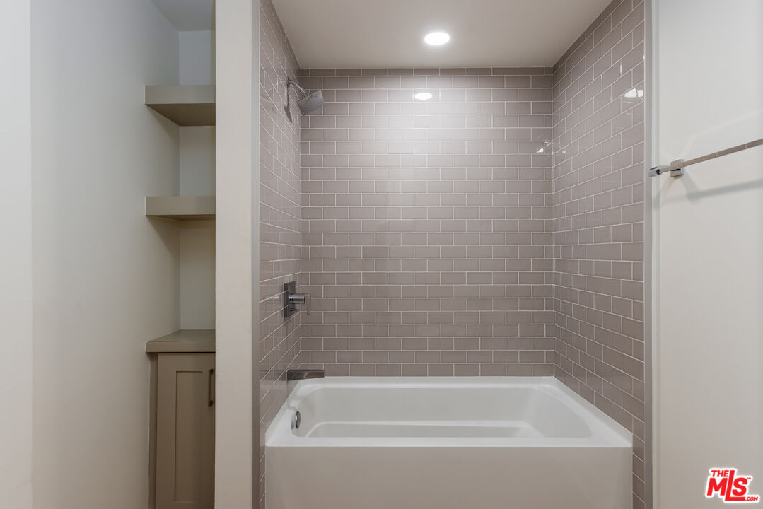6030 Seabluff Dr Unit: 315