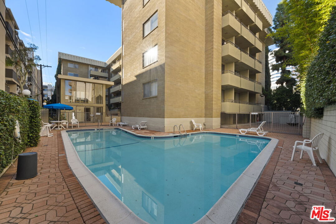 1300 Midvale Ave Unit: 501