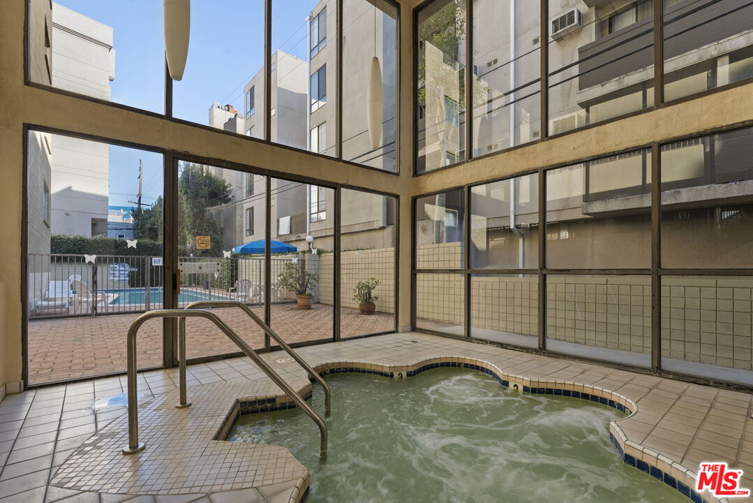 1300 Midvale Ave Unit: 501