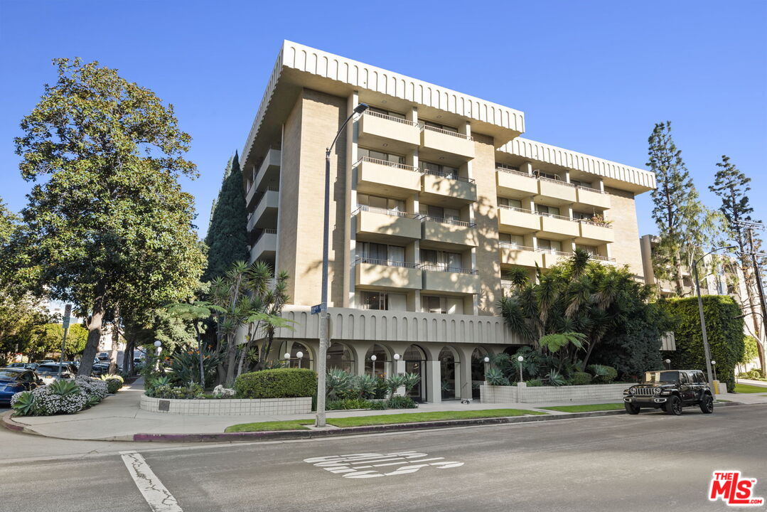 1300 Midvale Ave Unit: 501