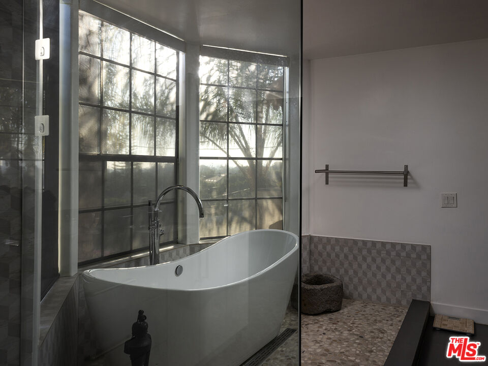 960 N Doheny Dr Unit: 306