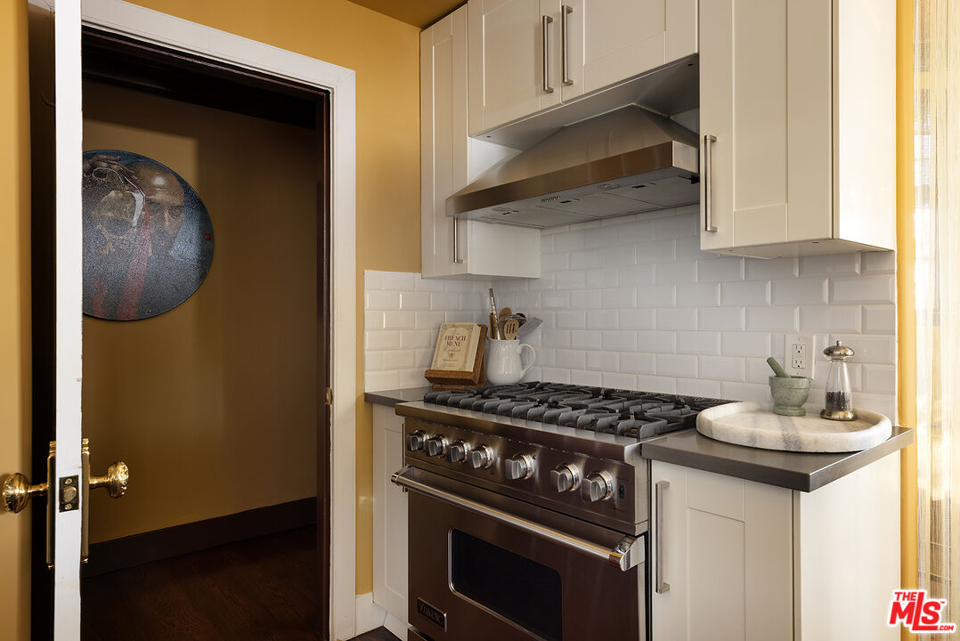 960 N Doheny Dr Unit: 306