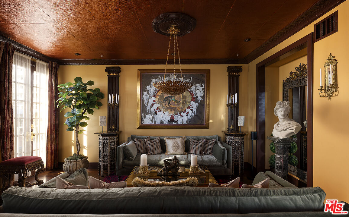 960 N Doheny Dr Unit: 306