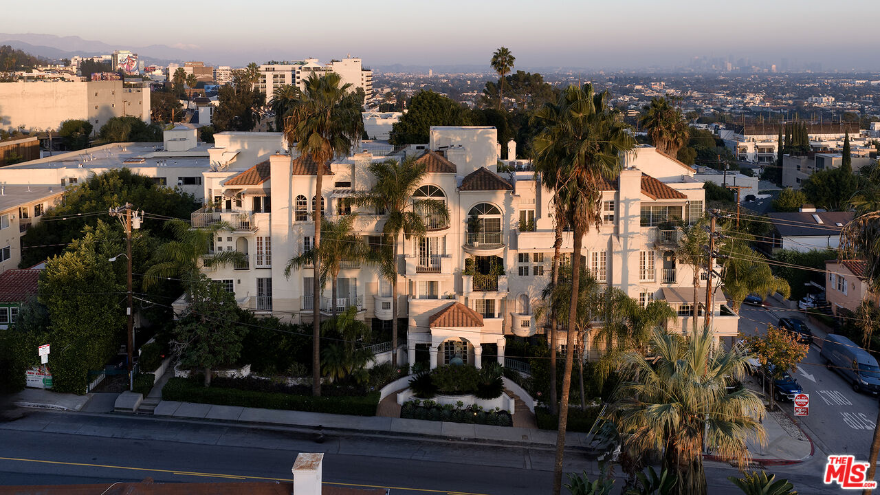 960 N Doheny Dr Unit: 306