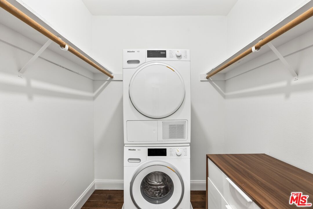9005 Cynthia St Unit: 217