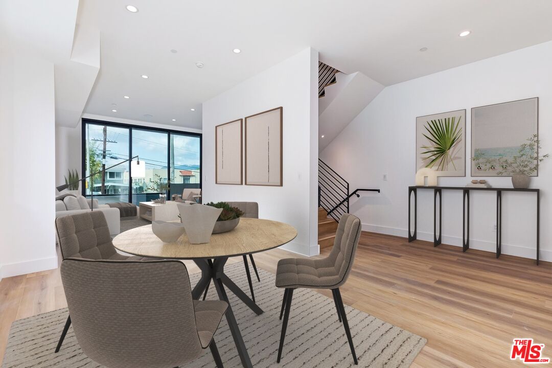 1436 Edgecliffe Dr Unit: 101