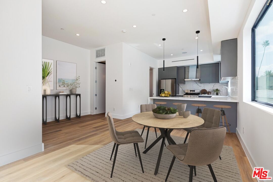 1436 Edgecliffe Dr Unit: 101