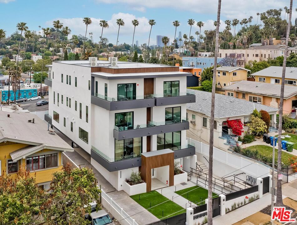 1436 Edgecliffe Dr Unit: 101