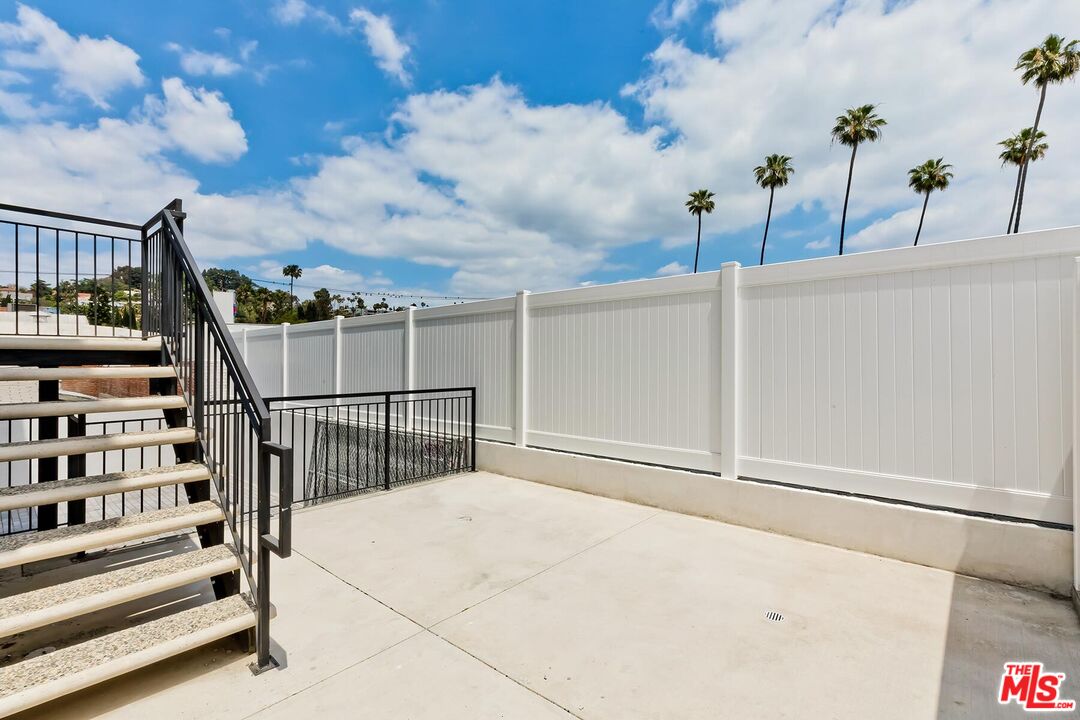 1436 Edgecliffe Dr Unit: 101