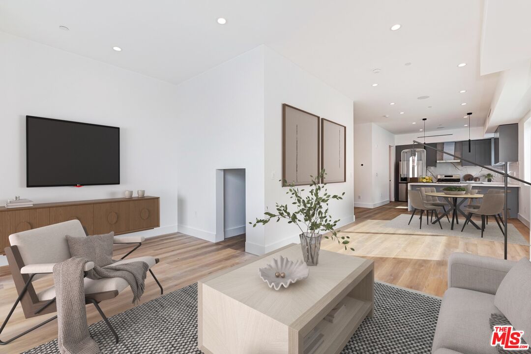 1436 Edgecliffe Dr Unit: 101