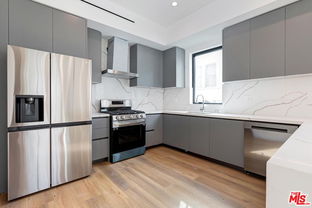 1436 Edgecliffe Dr Unit: 101