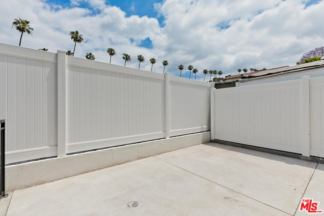 1436 Edgecliffe Dr Unit: 101