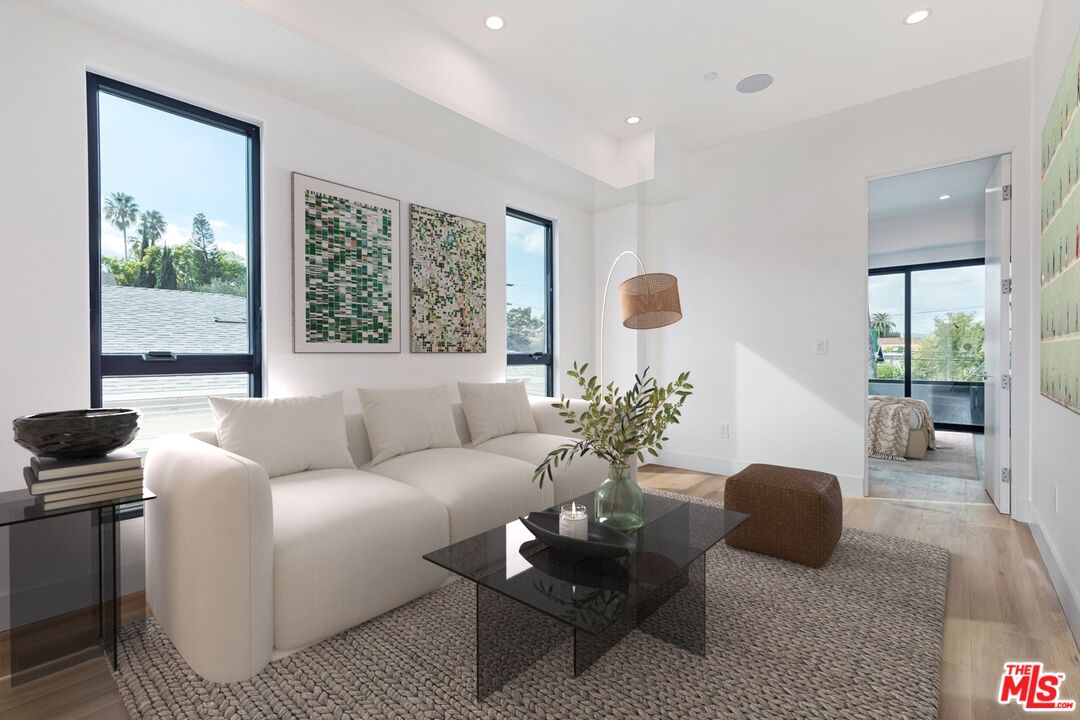 1436 Edgecliffe Dr Unit: 101