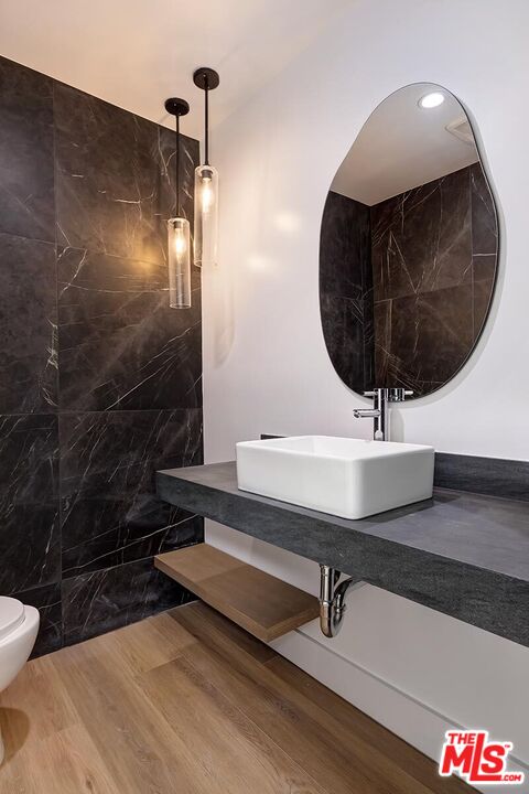1436 Edgecliffe Dr Unit: 101