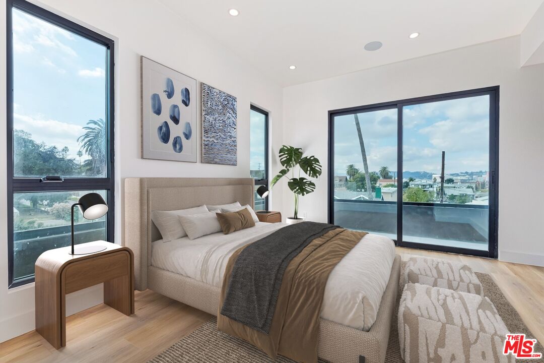 1436 Edgecliffe Dr Unit: 101