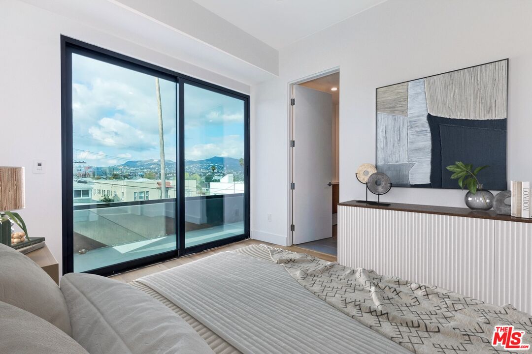1436 Edgecliffe Dr Unit: 101