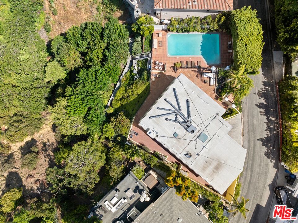 1244 Stradella Rd
