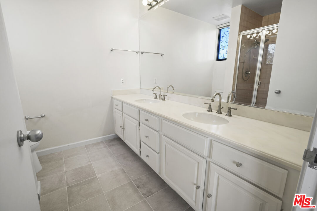 2102 CENTURY PARK LN Unit: 305