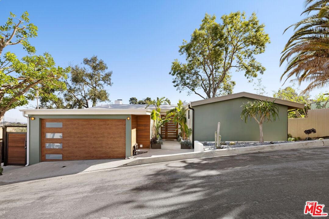 2204 Ridgemont Dr