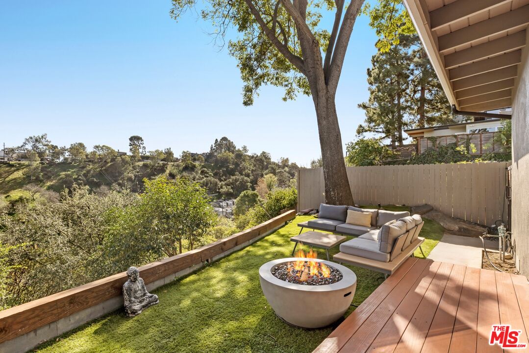 2204 Ridgemont Dr