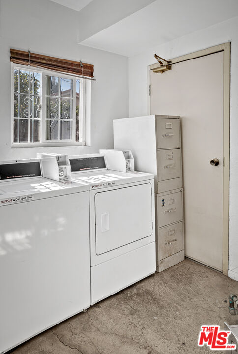 15002 Magnolia Blvd Unit: 4