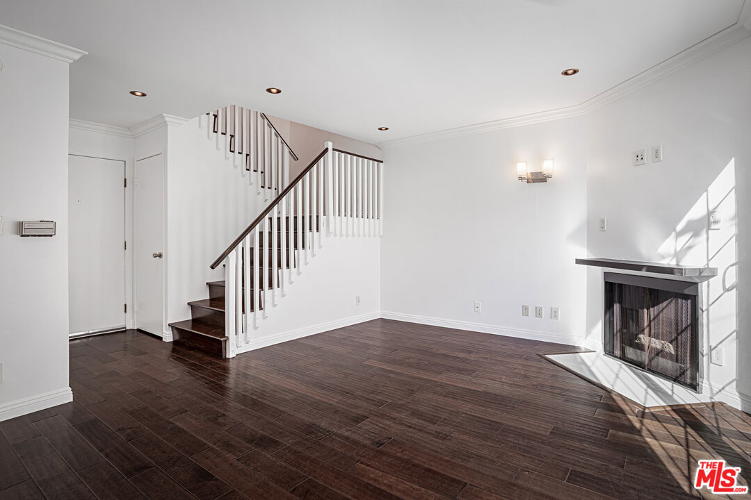 15002 Magnolia Blvd Unit: 4