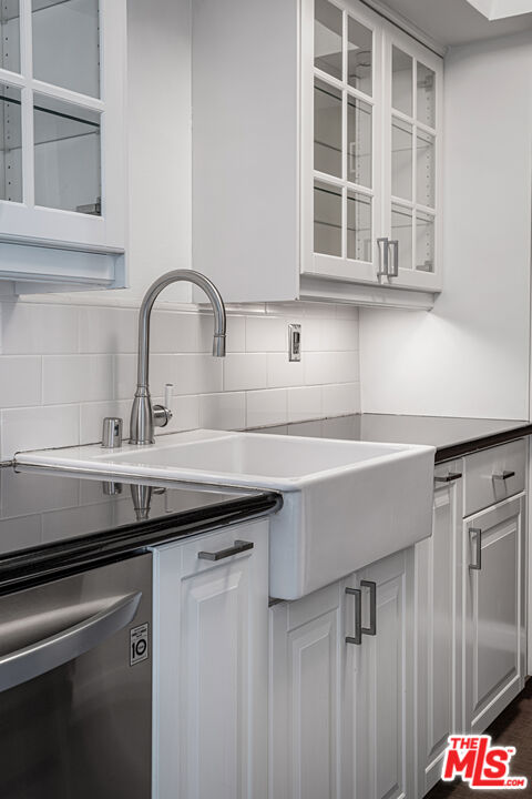 15002 Magnolia Blvd Unit: 4