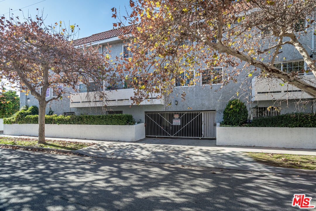 15002 Magnolia Blvd Unit: 4