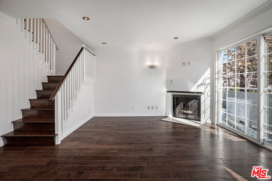 15002 Magnolia Blvd Unit: 4
